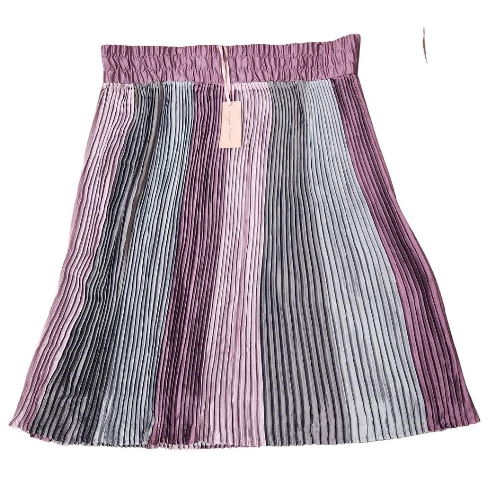 Plus size pleated skirt